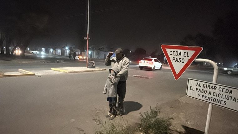 El viento sur irrumpió con fuerza en Mendoza y trajo un brusco descenso de la temperatura. El viento sur irrumpió con fuerza en Mendoza y trajo un brusco descenso de la temperatura.