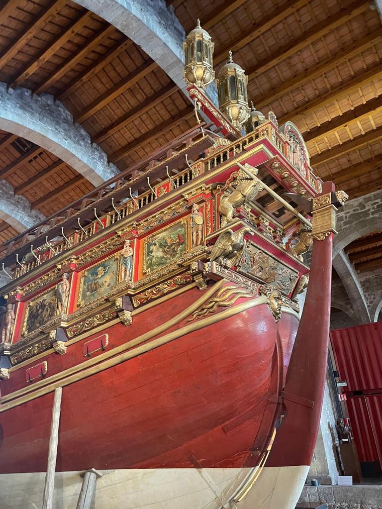 La popa de la Galera Real. La popa de la Galera Real.