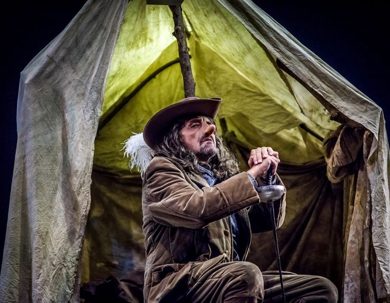 El Puma Goity interpreta a Cyrano en el Teatro Presidente Alvear. Foto: X