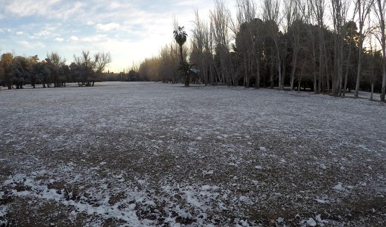 Nieve y aguanieve, dos fenómenos que pueden presentarse cuando comienzan las temperaturas invernales.&nbsp;
