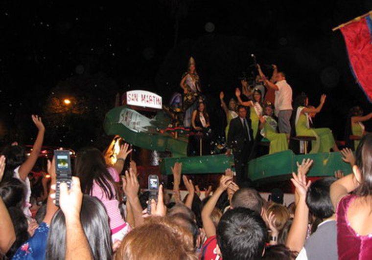 Candela I fue recibida con muestras de cariño de toda la gente