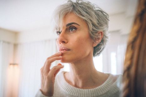 Sorprendente y práctico: cubre tus canas sin necesidad de recurrir a los tintes