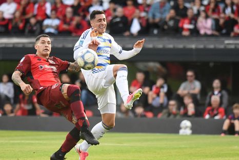 Boca enfrenta a Newells en el Coloso Marcelo Bielsa.