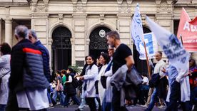 Lo cierto es que el Gobierno debe asumir la situación como un conflicto político que, en consecuencia, debe tener una resolución de las mismas características. Lo cierto es que el Gobierno debe asumir la situación como un conflicto político que, en consecuencia, debe tener una resolución de las mismas características.