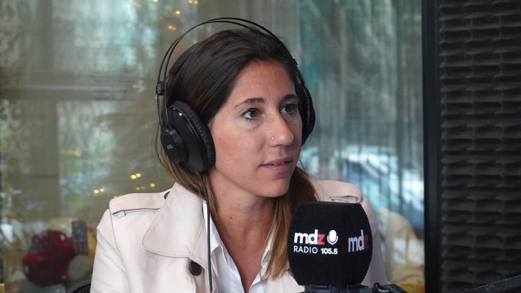 Elena Alonso explica qué conviene hacer con la plata y por qué Foto: Rodrigo DAngelo / MDZ