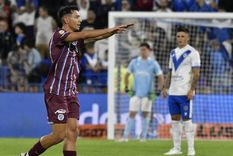Facundo Wily Altamira festeja el 2-0 de Godoy Cruz en el José Amalfitani. El Tomba convirtió sus primeros goles en el Apertura y logró su primera victoria en la despedida de Pedernera. Foto: Fotobaires