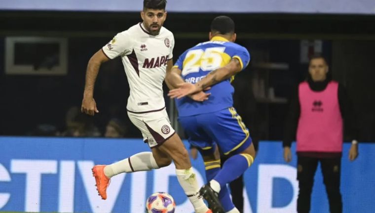 Leandro Díaz no tuvo filtro y apuntó contra el arbitraje. Foto: Télam