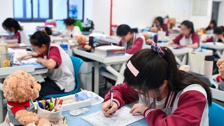 Ante la presión de los exámenes, muchos adolescentes en China recurren a fármacos.