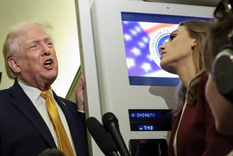 Trump habló con la prensa en el Air Force One después de la detención de Maduro.