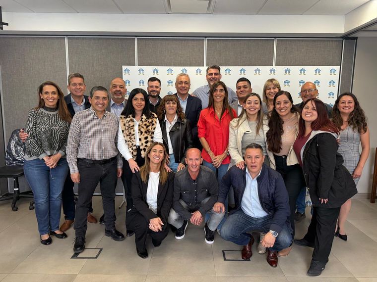 Bloque de senadores UCR, cambia mendoza