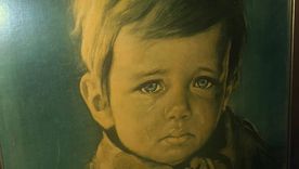 Del living de la abuela al fuego: el mito del Niño llorón y su oscura fama internacional. Del living de la abuela al fuego: el mito del Niño llorón y su oscura fama internacional.