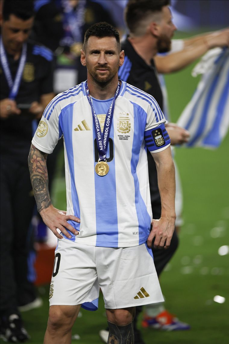 Messi no habló tras la consagración. Foto: EFE