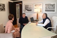 El gobernador Alfredo Cornejo; Hector Laspada, postulado para el EPRE; y la ministra de Energía, Jimena Latorre.&nbsp;&nbsp;