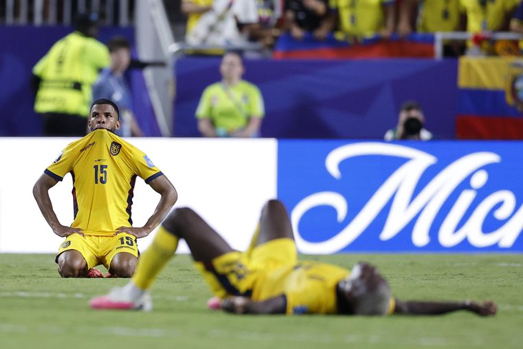 Ecuador va en busca del milagro ante Alemania. Ecuador va en busca del milagro ante Alemania.