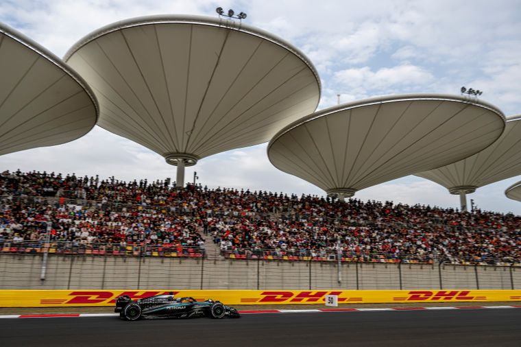 Costó cientos de millones de dólares, tiene una de las rectas más largas del calendario y su diseño esconde un significado especial.