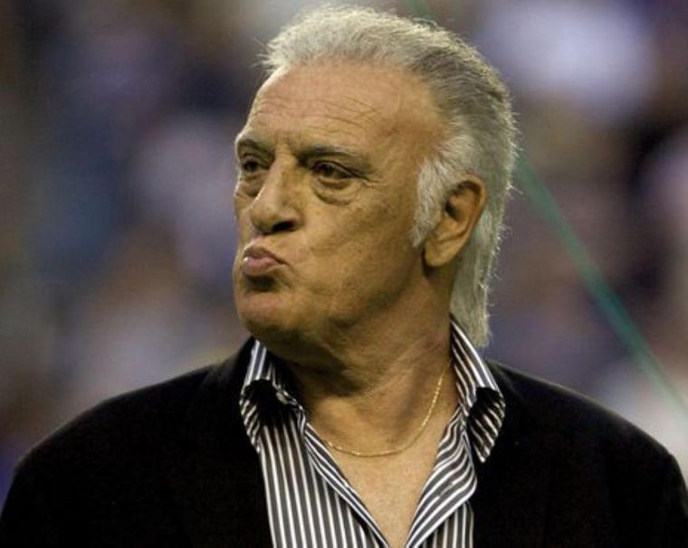 Basile salió a bancar a Demichelis.