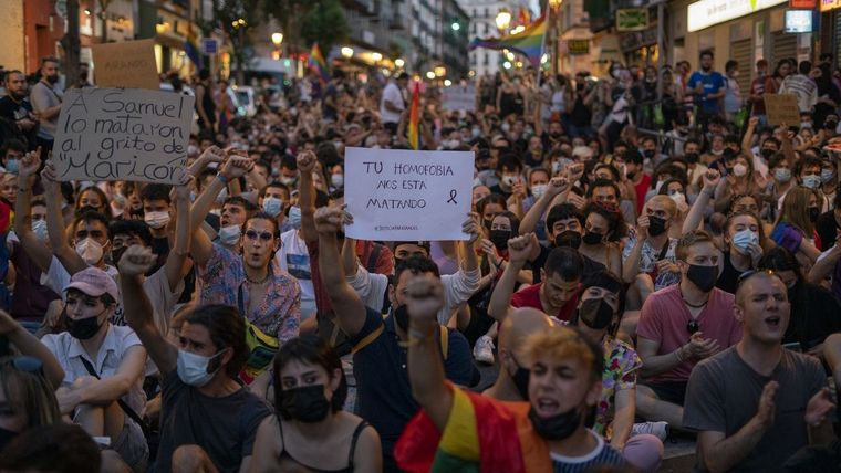 Las últimas cifras indican que en España creció un 8,6% la cantidad de crímenes relacionados con la identidad de género. Foto: eldiario.es