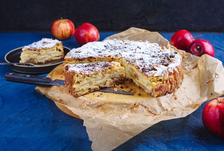 Sorprende con la receta de pastel de manzana estilo italiano, crujiente y jugosa.