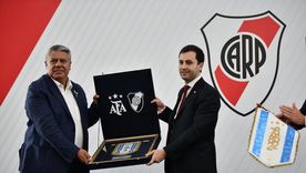 Chiqui Tapia y Stefano Di Carlo hace varios meses atrás. River vuelve a las reuniones de Comité Ejecutivo de AFA y presentará un documento crítico con pedido de reformas.