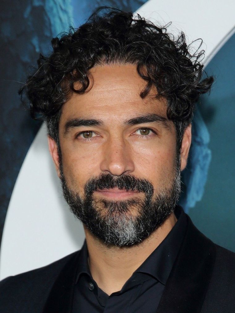Alfonso Herrera respondió a cuestionamientos sobre RBD con una actitud bastante reacia.