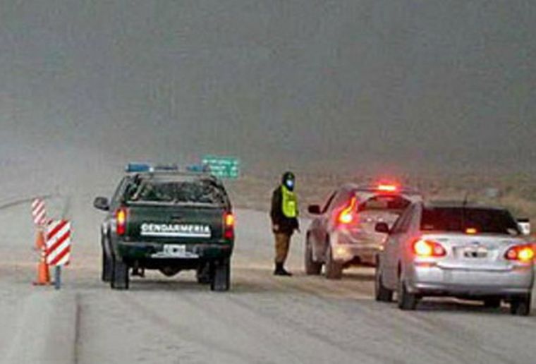 Control de Gendarmería al ingreso de Bariloche. Foto: Télam