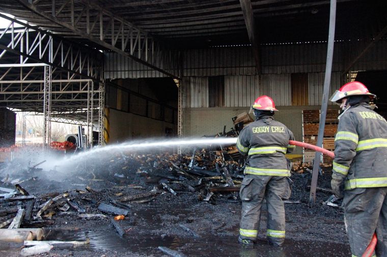 Incendio en la Fábrica Ruggeri de Guaymallén Foto: Cristian David Palacio
