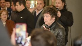 El presidente Javier Milei explicó la importancia del proyecto para incentivar el uso de dólares del colchón y lanzó una polémica declaración sobre los pagadores de impuestos. Foto: Juan Mateo Aberastain/MDZ