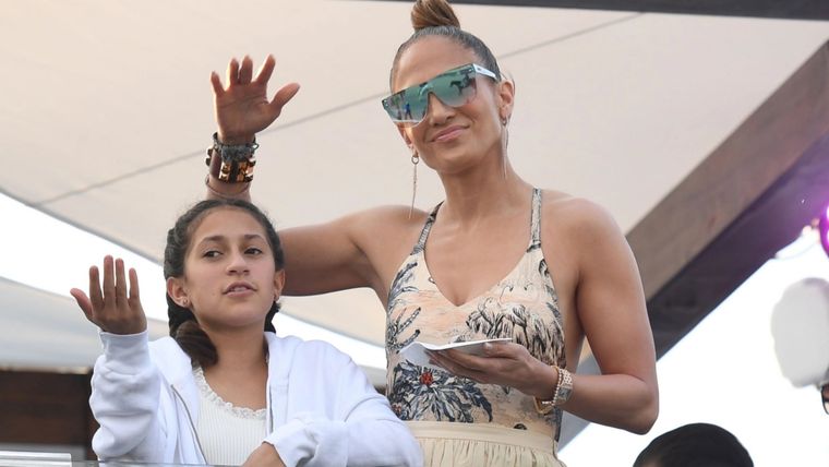 Jennifer Lopez junto a su hija Emme Muñiz. Foto: Instagram/Jennifer Lopez