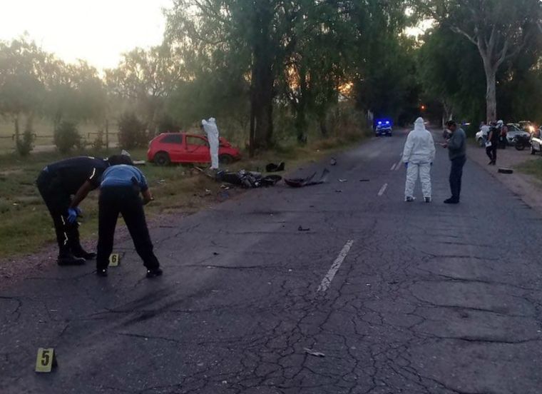El lugar El choque se produjo el sábado en calle Olivares de Alto Verde, frente al camping del SUTE.