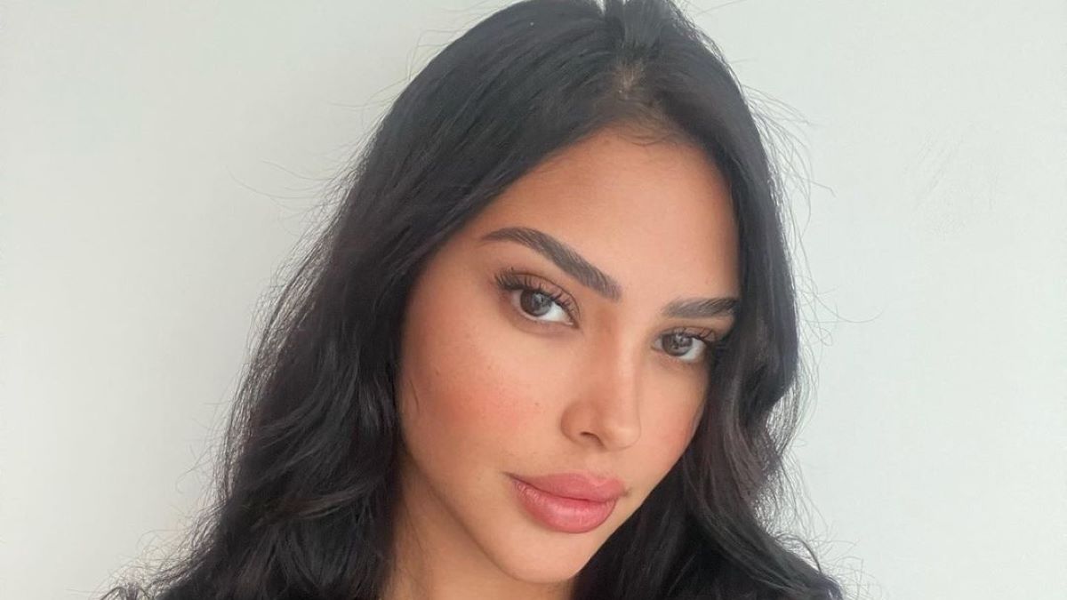 Ana Paula Saenz se lleva todas las miradas con un diminuto trikini(04)
