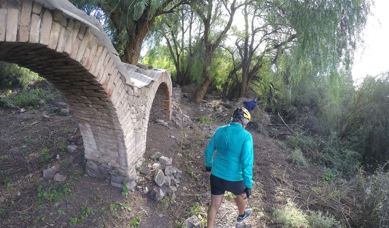 Un par&aacute;metro de los restos que han quedado en comparaci&oacute;n con una figura humana