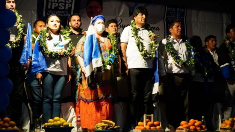 Evo, minutos antes de darse cuenta de que lo habían robado. Foto: ElDeber.