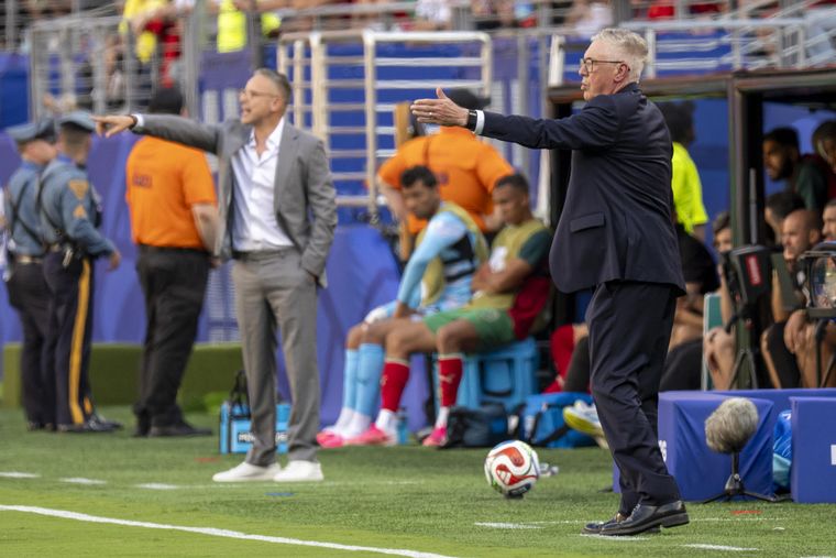 Carlo Ancelotti dando indicaciones a los jugadores de Brasil ante Marruecos, en el debut del Mundial 2026. Carlo Ancelotti dando indicaciones a los jugadores de Brasil ante Marruecos, en el debut del Mundial 2026.