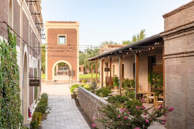 Bodega Los Toneles reúne arquitectura histórica, arte, vino... y un restó espectacular. Foto: Gentileza