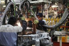 No se puede deducir ni retener nada del salario del trabajador porque la remuneración tiene carácter alimentario. Foto: MDZ