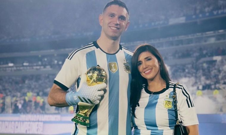 El Dibu y Mandinha. Foto: Instagram