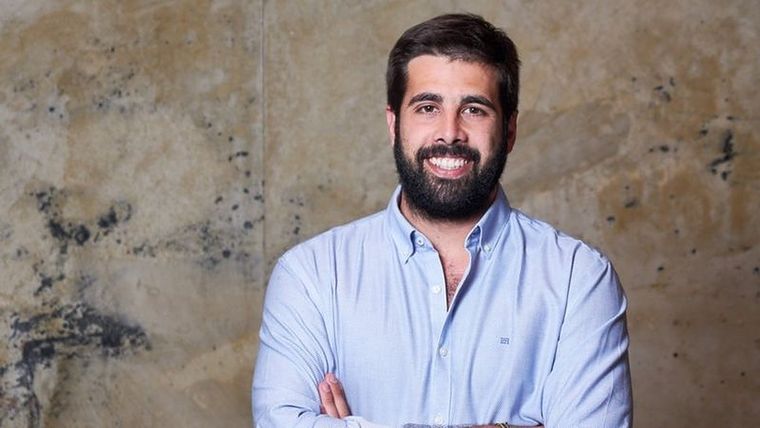 El psicólogo español Marc Masip trabaja con jóvenes para educarlos sobre un buen uso de la tecnología y evitar desarrollar adicciones. Foto: Marc Masip