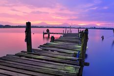 asombroso: se vuelve rosado un lago creado por un meteorito en la india