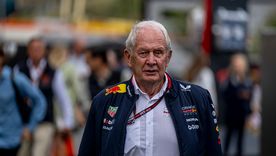 Helmut Marko dejó su cargo en Red Bull tras dos décadas como figura clave del equipo. Helmut Marko dejó su cargo en Red Bull tras dos décadas como figura clave del equipo.
