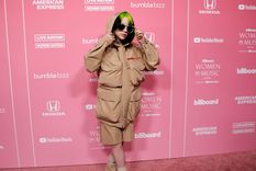 si ella lo dice: billie eilish cuenta por que usa ropa tan holgada