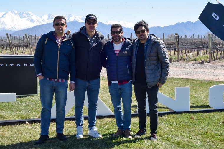 Ariel Buenanueva, Franco Pérez, Fernando Salgado y Juan Pablo Keim. Ariel Buenanueva, Franco Pérez, Fernando Salgado y Juan Pablo Keim.