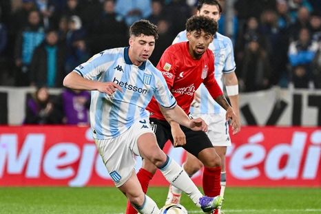 Juan Nardoni fue presentado como nuevo refuerzo de Gremio. Juan Nardoni fue presentado como nuevo refuerzo de Gremio.