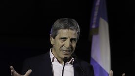 El ministro Luis Caputo redobla sus críticas a los bancos