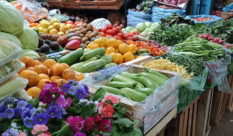 mercado cooperativo guaymallen frutas verdudas huevos (5).jpeg
