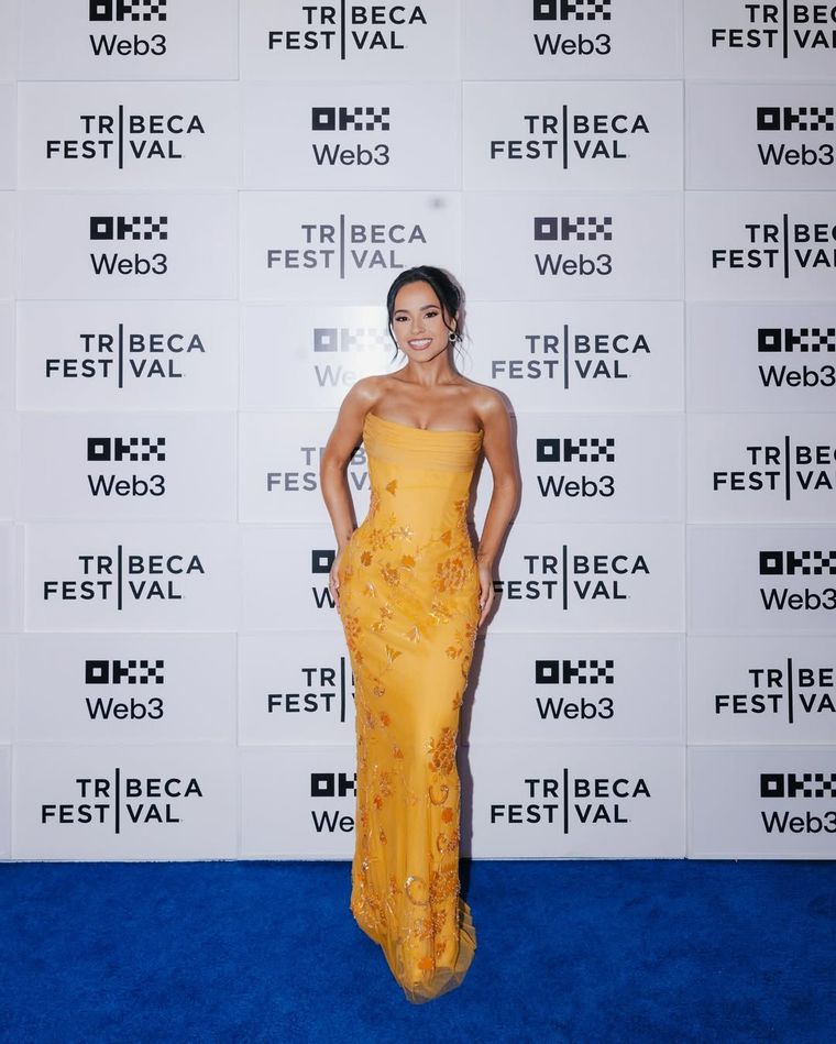 Becky G estrenó su documental en un festival. Becky G estrenó su documental en un festival.