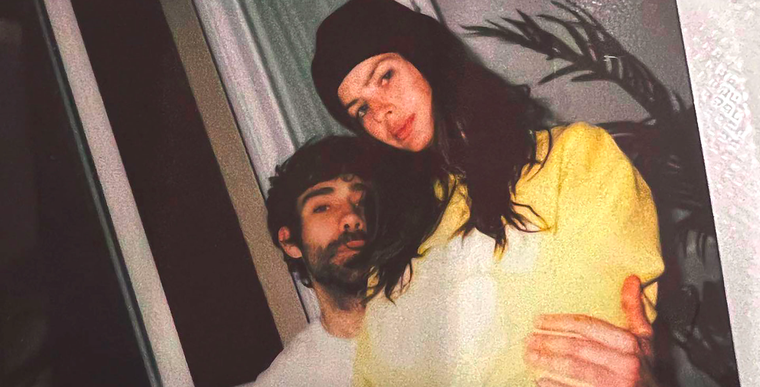 La China Suárez junto a Armando Mena Navareño.