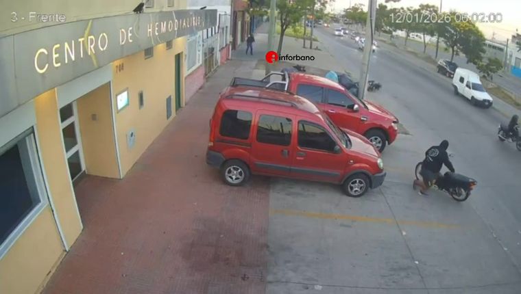 Un policía baleó a motochorros que lo intentaron a asaltar