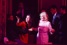 La diva de El Trece no dudó en presenciar el espectáculo pese al frío y la alta hora de la noche.