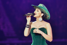 Ángela Aguilar elige sabiamente las prendas que viste para realzar cada parte de su cuerpo. Foto: Instagram @angela_aguilar_