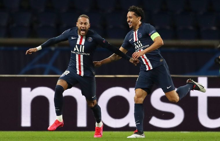Neymar abrió el camino de la victoria. EFE Foto: EFE